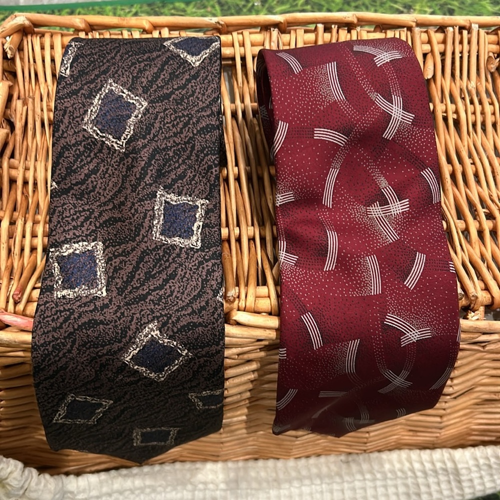 🔥‎ 2 for 1 Vintage Milano Elegant Black and Red Ties